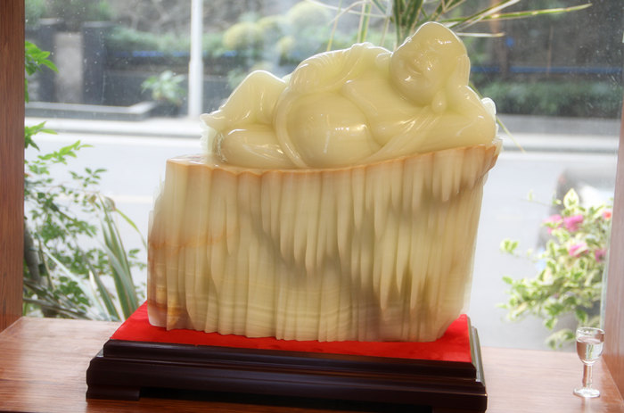 玉石禮品,玉雕品牌,彌勒菩薩,龍美達石材集團,尚石珍品