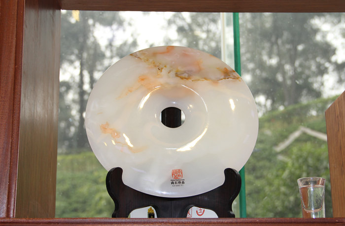 玉石禮品,玉雕品牌,和氏之璧,平安扣,龍美達石材集團,尚石珍品